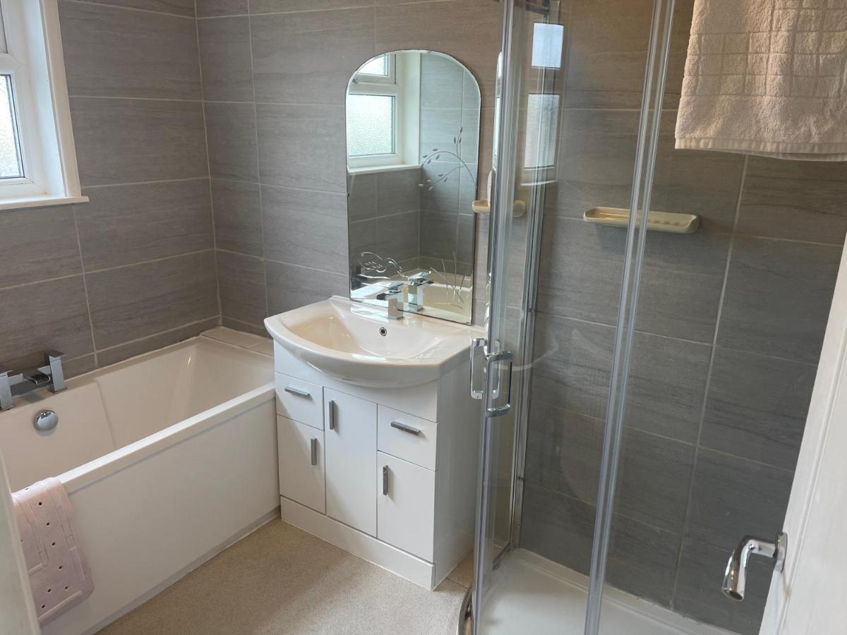 11 Chester Road Newquay * New Quay