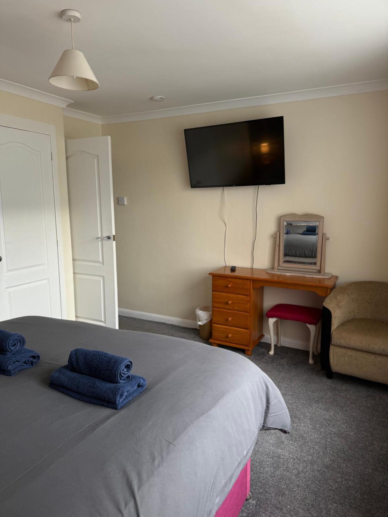 11 Chester Road Newquay * New Quay